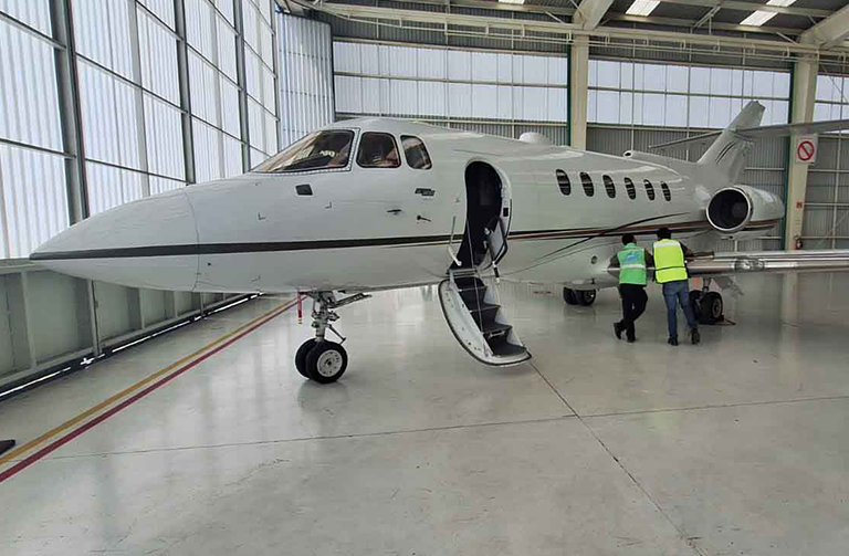 Private Jets Hawker 700 - 800